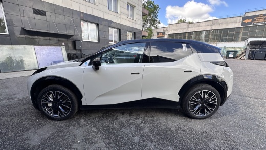 Zeekr X комплектация YOU (5 мест) Бежевый