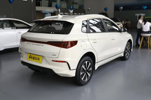 BYD E2