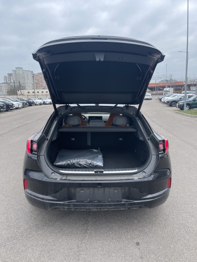 Zeekr 001 2024 комплектация YOU + Z-sport package Чёрный