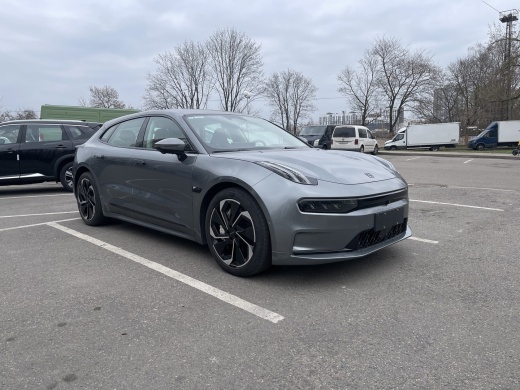 Zeekr 001 комплектация WE Серый