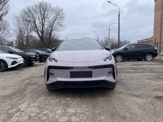 Zeekr X комплектация YOU (4 места) Розовый на бордовом салоне