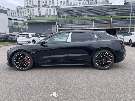 Zeekr 001 2024 комплектация YOU + Z-sport package Чёрный