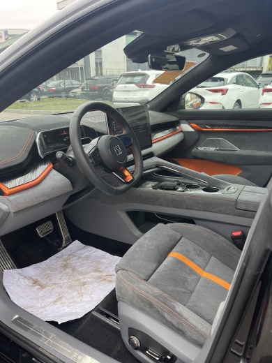 Zeekr 001 2024 комплектация YOU + Z-sport package Чёрный