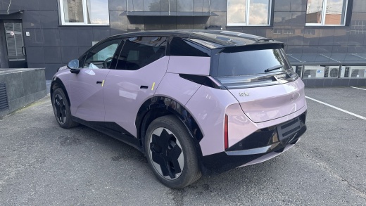 Zeekr X комплектация YOU (5 мест) Розовый