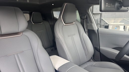 Zeekr X комплектация YOU (4 места) Бежевый