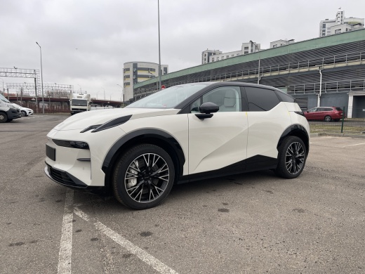 Zeekr X комплектация YOU (4 места) Бежевый на белом салоне