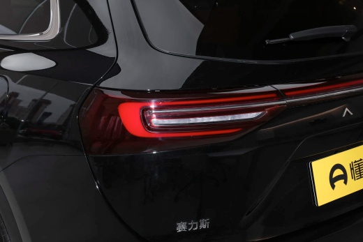 AITO M7