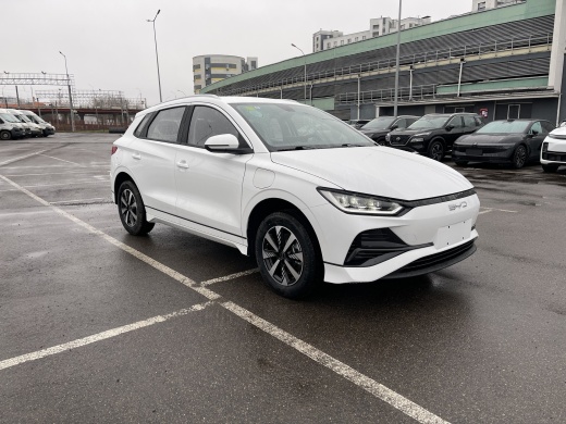 BYD e2 2024 максимальная комплектация Белая на черном