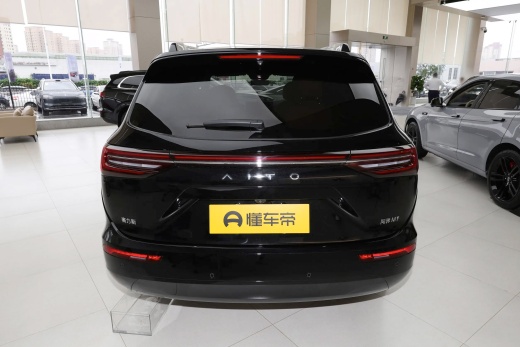 AITO M7