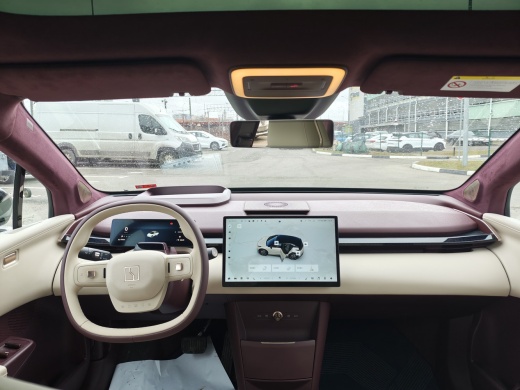 Zeekr X комплектация YOU (4 места) Бежевый на бордово-белом салоне