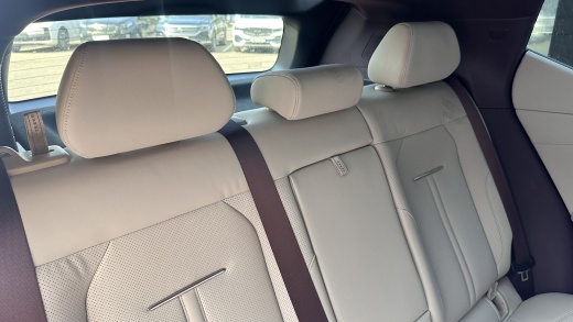 Zeekr X комплектация YOU (5 мест) Розовый