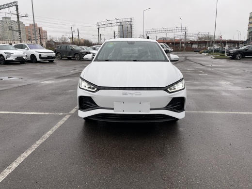 BYD e2 2024 максимальная комплектация Белая на черном