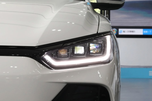 BYD E2