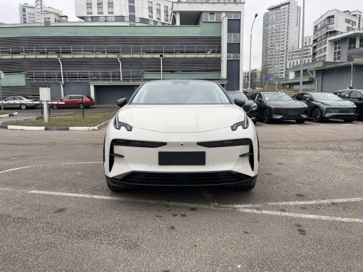 Zeekr X комплектация YOU (4 места) Бежевый на белом салоне