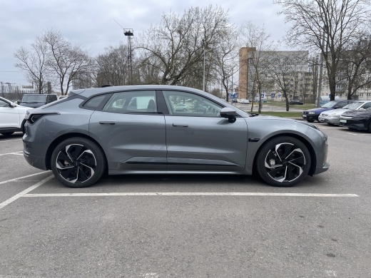 Zeekr 001 комплектация WE Серый