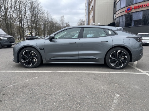 Zeekr 001 комплектация WE Серый