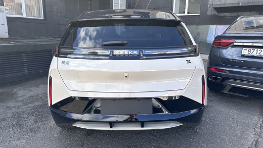 Zeekr X комплектация YOU (5 мест) Бежевый