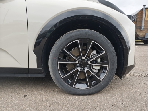 Zeekr X комплектация YOU (4 места) Бежевый на бордово-белом салоне