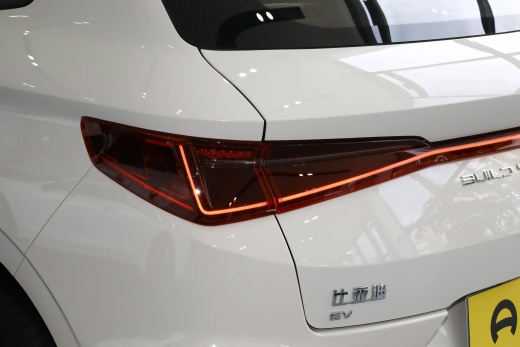 BYD E2