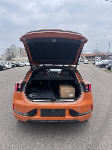 Zeekr 001 комплектация YOU + Z-sport package Оранженый