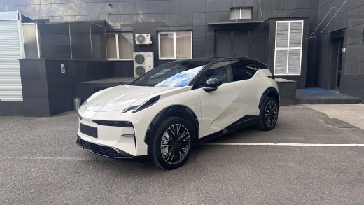 Zeekr X комплектация YOU (4 места) Бежевый