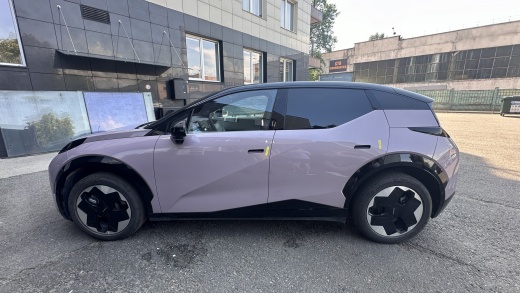 Zeekr X комплектация YOU (5 мест) Розовый