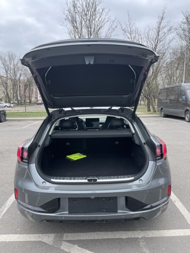 Zeekr 001 комплектация WE Серый