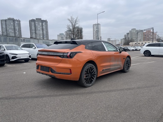 Zeekr 001 комплектация YOU + Z-sport package Оранженый