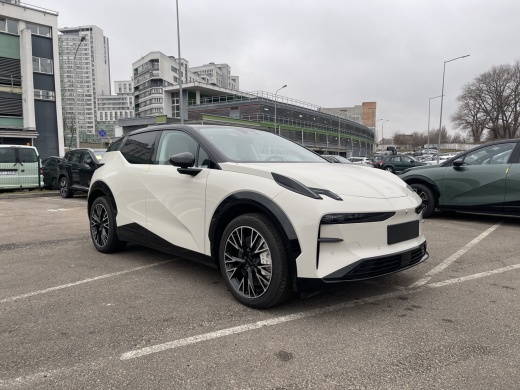 Zeekr X комплектация YOU (4 места) Бежевый на белом салоне