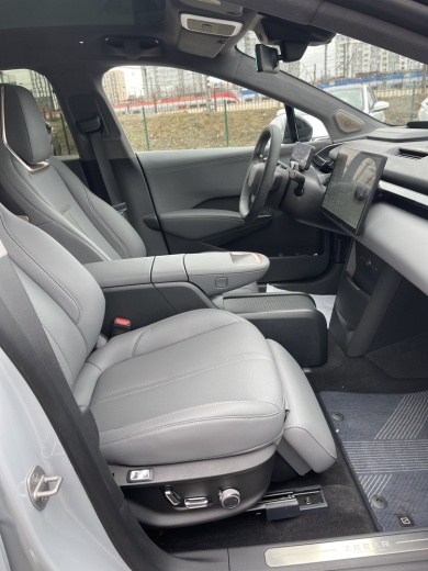 Zeekr X комплектация YOU (4 места) Серый на сером салоне