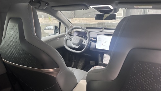 Zeekr X комплектация YOU (4 места) Бежевый